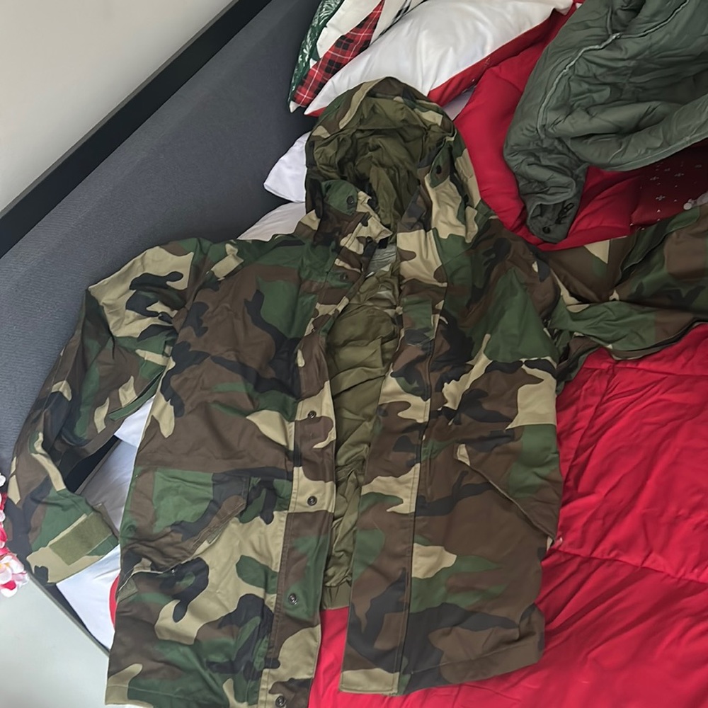 Military issues rain jacket male medium
